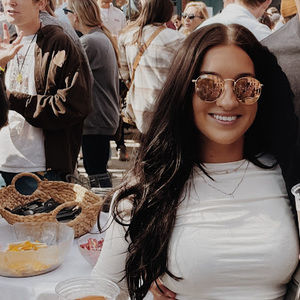 Meet your Posher, Alyssa